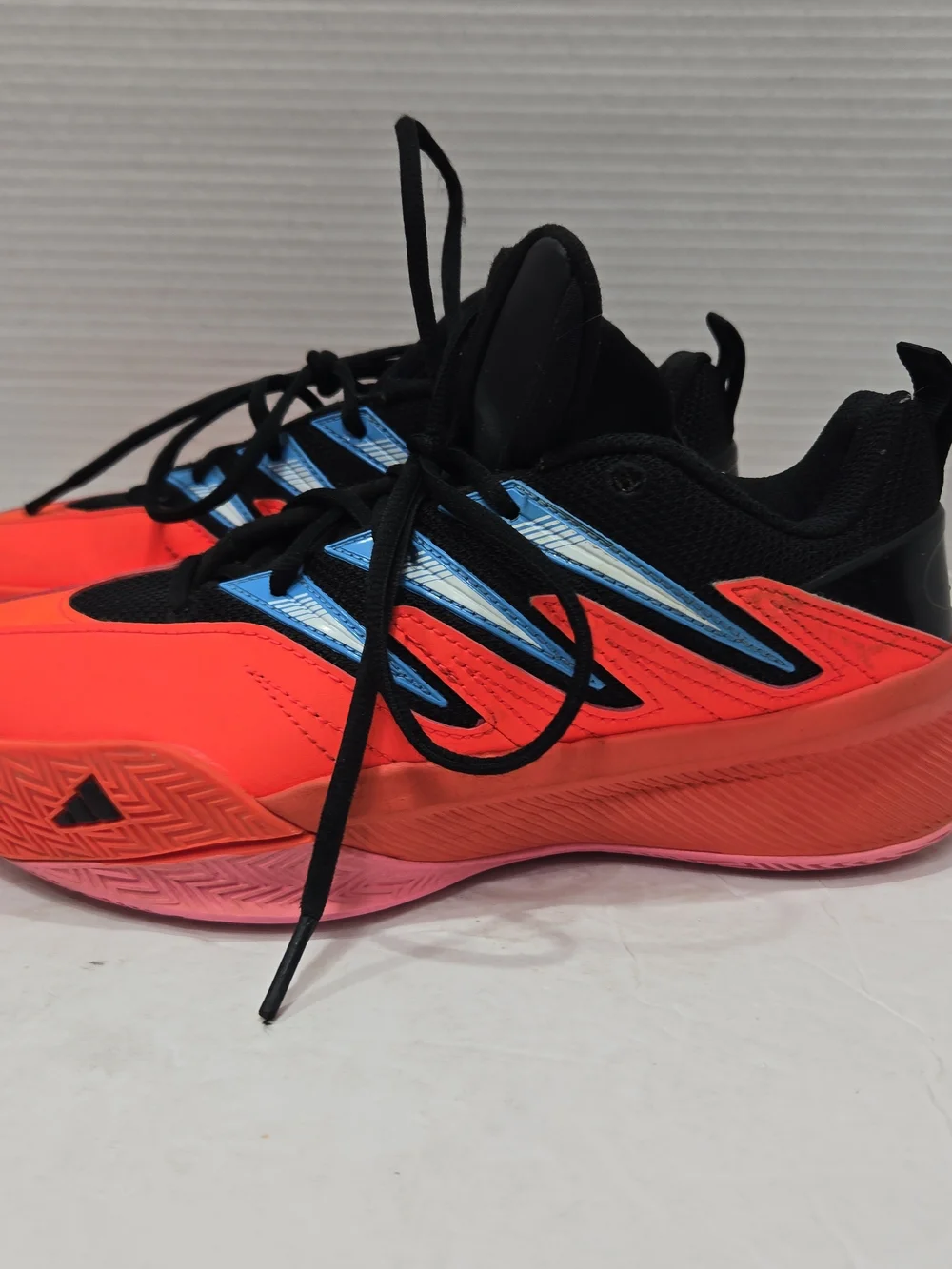 Adidas Youth Dame Certified 3 Low Solar Red Size US 6